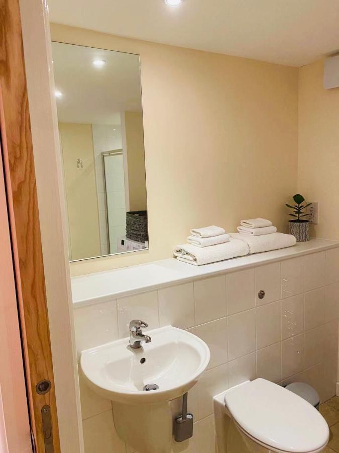 Apartmán 2 Bed 2 Bath With Private Parking EDI Exteriér fotografie