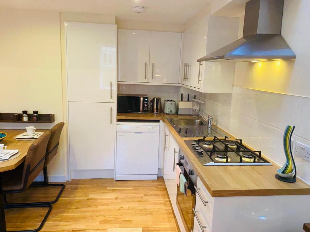 Apartmán 2 Bed 2 Bath With Private Parking EDI Exteriér fotografie