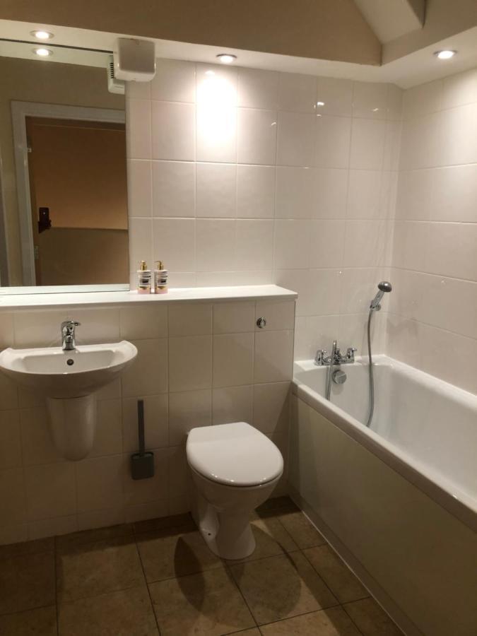 Apartmán 2 Bed 2 Bath With Private Parking EDI Exteriér fotografie