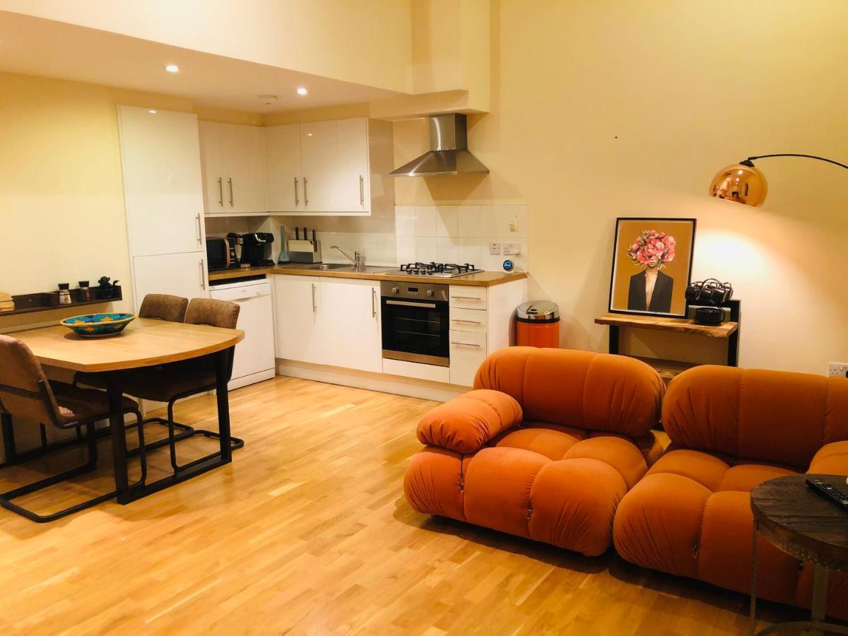 Apartmán 2 Bed 2 Bath With Private Parking EDI Exteriér fotografie
