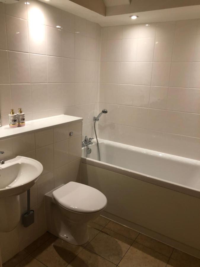 Apartmán 2 Bed 2 Bath With Private Parking EDI Exteriér fotografie
