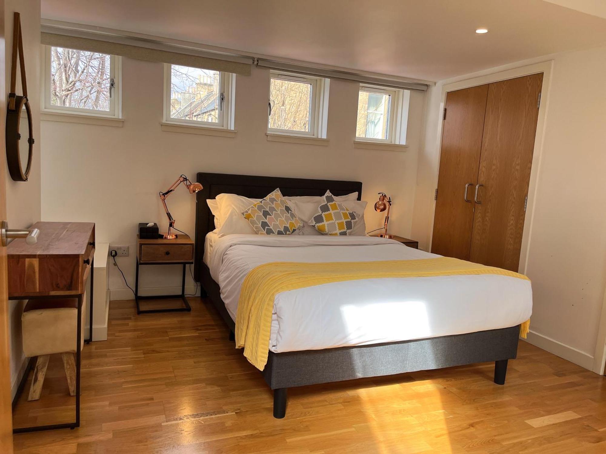 Apartmán 2 Bed 2 Bath With Private Parking EDI Exteriér fotografie
