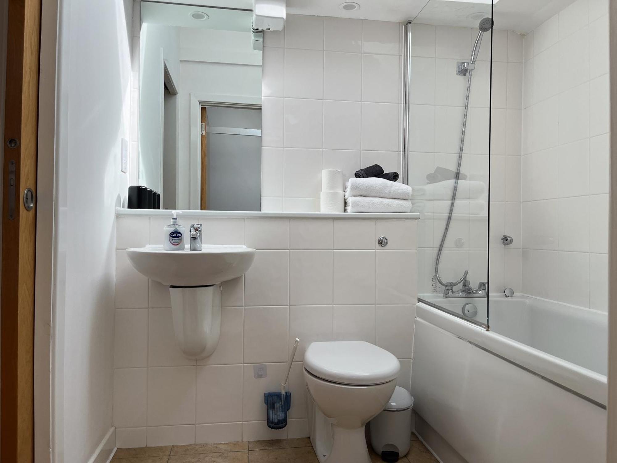 Apartmán 2 Bed 2 Bath With Private Parking EDI Exteriér fotografie