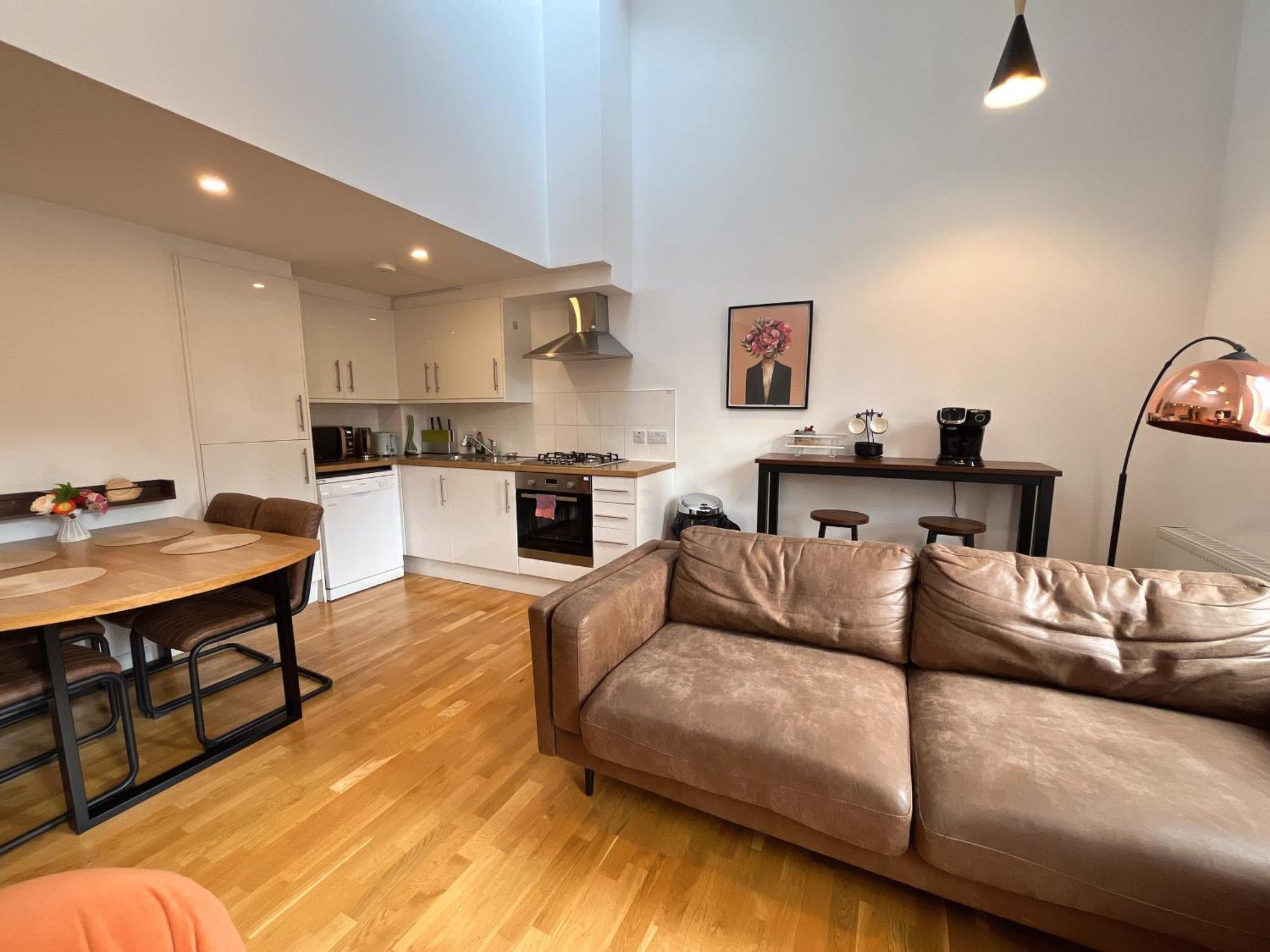 Apartmán 2 Bed 2 Bath With Private Parking EDI Exteriér fotografie